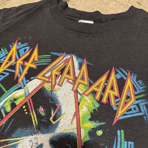 Vintage 1987 Def Leppard Hysteria Tour Band Graphic T-shirt Tee Men size Medium - Picture 2 of 6